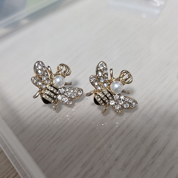 Juicy Couture Jewelry - Gold Bee Pearl & Crystal Stud Earrings